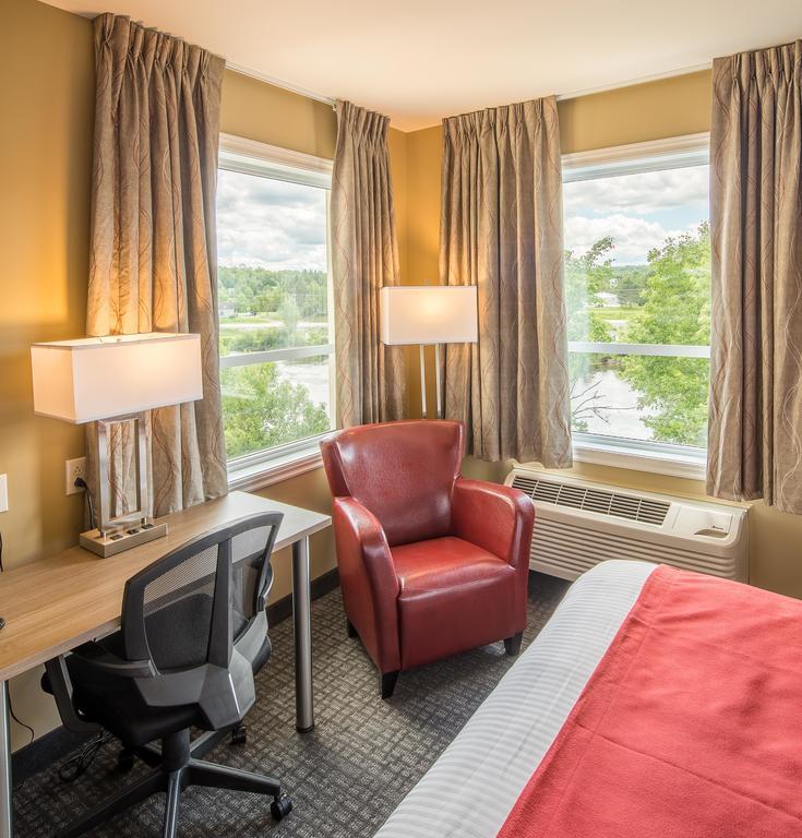 Отель Super 8 By Wyndham Mont Laurier Экстерьер фото